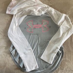 NWOT! Girls under armour hooded long sleeve shirt.